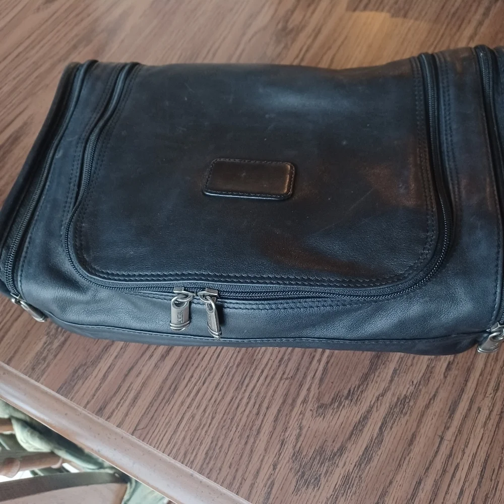 Tumi Vintage Leather Travel Kit, 13x8.5x4